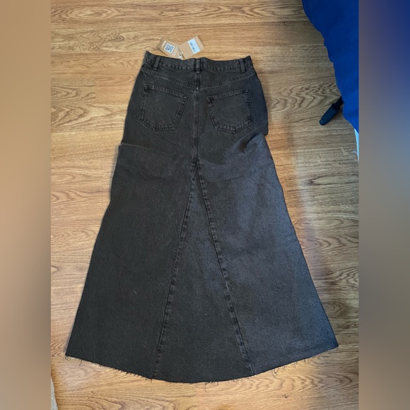 Brown reformation skirt size 27 - Picture 3 of 7